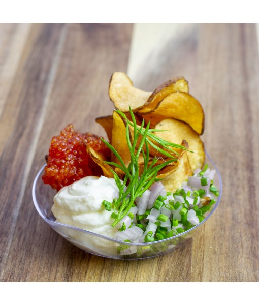 Lojrom/tångkaviar chips, med smietana rod lök gräslök, dill och home made minichips