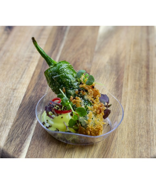 Krispiga padrones fyllda med vit ost, taragonmajon